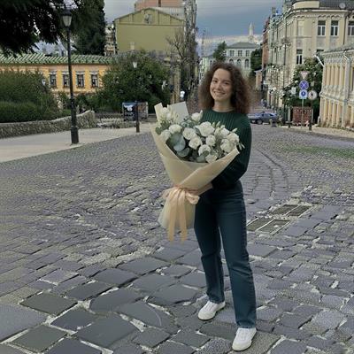 Bouquet of 11 white eustomas - White Chic