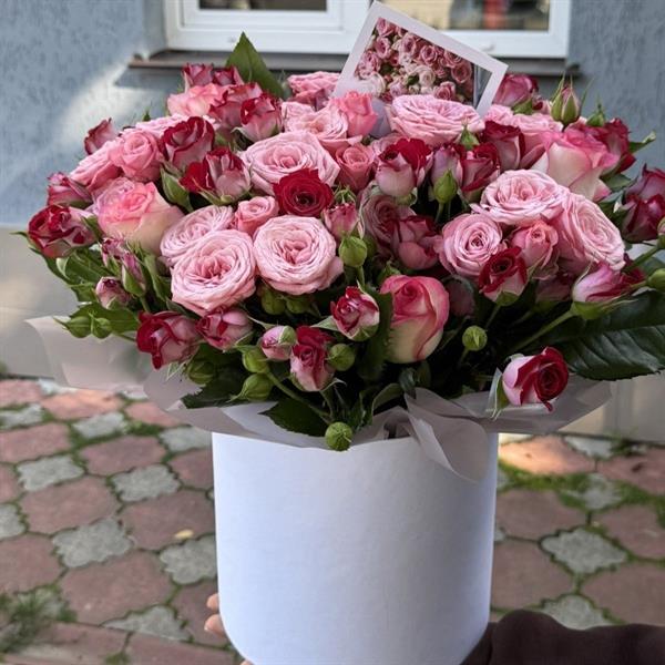 Bouquet of roses and spray roses - Happiness