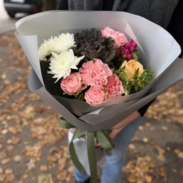 Bouquet with brassicas, chrysanthemums, carnations and troyandi - Pink Twilight