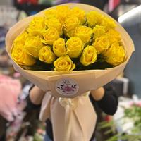 Bouquet of 21 yellow roses - Sunny smiles photo report 5