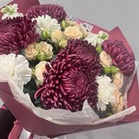 Bouquet with chrysanthemums, spray roses, and carnations – Marsala photo report 2
