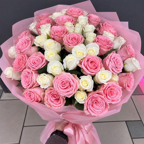 Bouquet of 51 pink and white rose - Vanilla Aroma