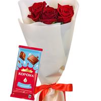 Bouquet of three red roses with chocolate
