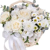 Композиция из хризантем ,роз и эустом
