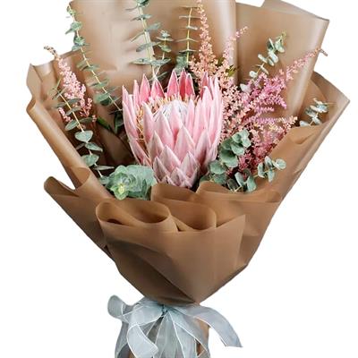 Mini bouquet with 1 protea Mini bouquet with 1 protea