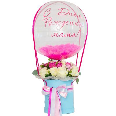 Коробка з трояндами і декоративним шаром Коробка з трояндами і декоративним шаром