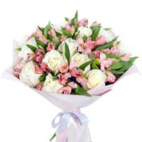 Delicate bouquet of roses and alstroemeria
