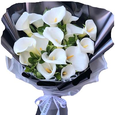 Bright bouquet of calla lilies Bright bouquet of calla lilies
