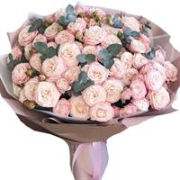 Букет з ніжно-рожевої піоноподібної троянди
