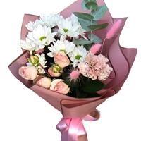 Bouquet of spray roses, chrysanthemums and carnations