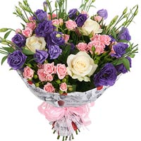 Bouquet of roses and eustoma