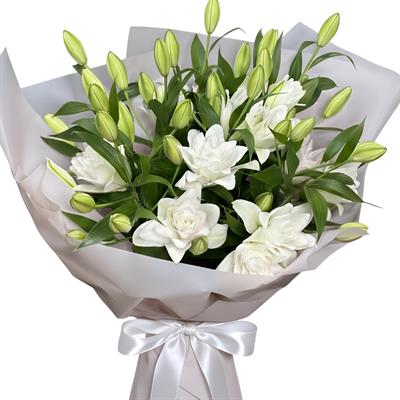 Bouquet of pink lilies and roses Bouquet of pink lilies and roses