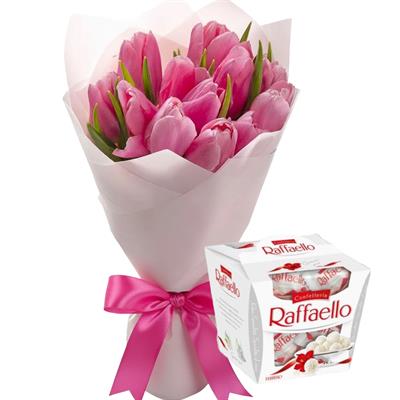 Весенний букет из  11 тюльпанов и конфет  Весенний букет из  11 тюльпанов и конфет