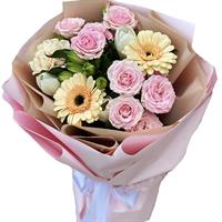 Букет з гербери, кущової троянди, тюльпанів та альстромерії Букет з гербери, кущової троянди, тюльпанів та альстромерії