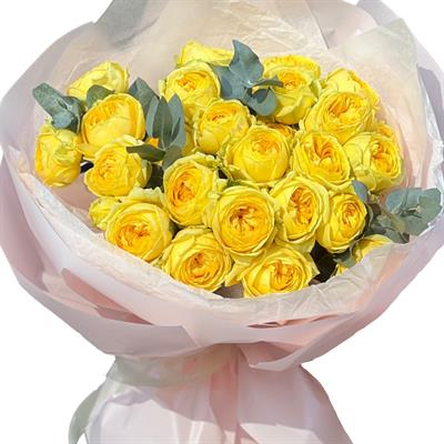 A bouquet of 7 yellow peony roses A bouquet of 7 yellow peony roses