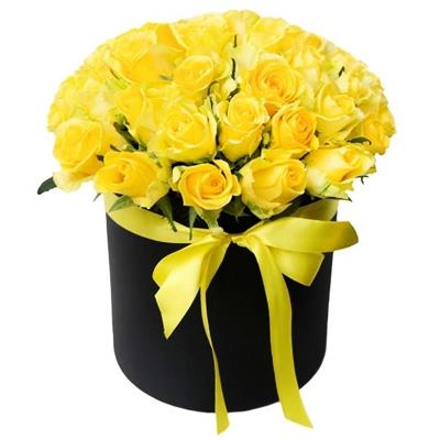 25 желтых роз в шляпной коробке