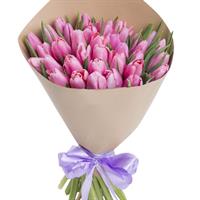 35 рожевих тюльпанів в крафті