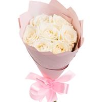 Small bouquet of 7 white roses 